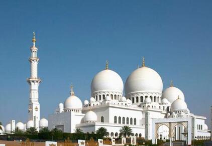  世界上最大的清真寺位于沙特阿拉伯麦加城，占地35万平方米
