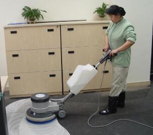 成都保洁公司为大家分享几种地毯的清洗方法